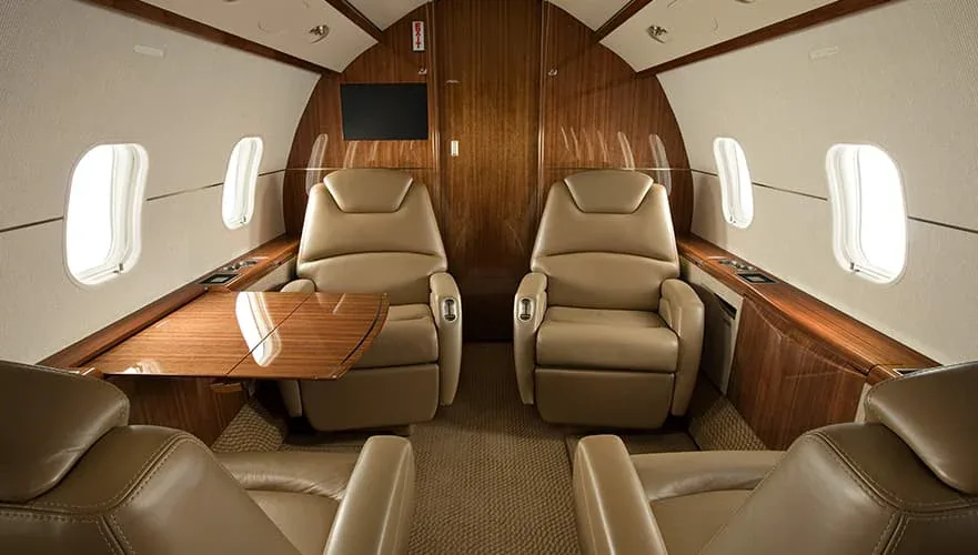 Bombardier Challenger 300 - private jet charter