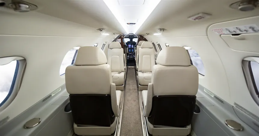 Embraer Phenom 300 - private jet charter