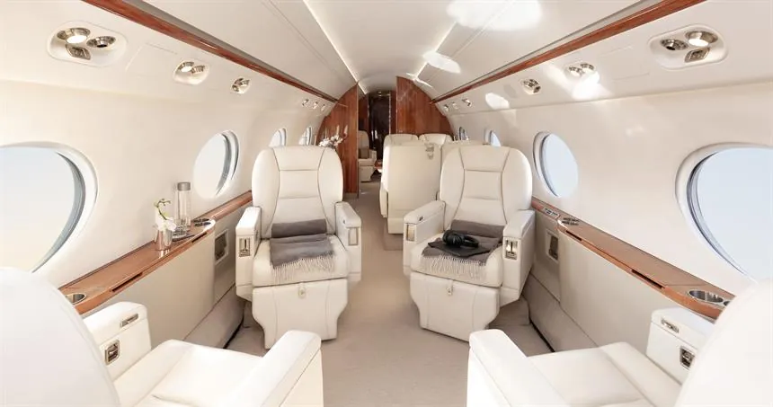 Gulfstream G550 - private jet charter