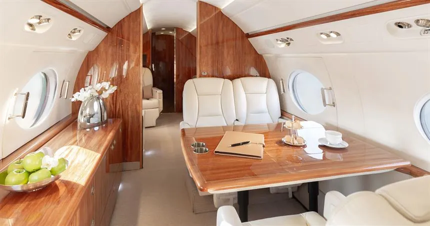Gulfstream G550 - private jet charter