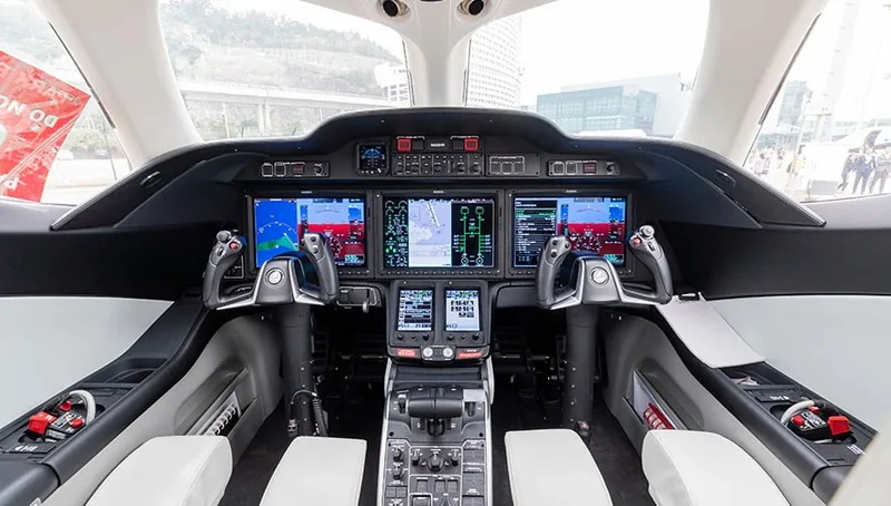 HondaJet HA-420 - private jet charter